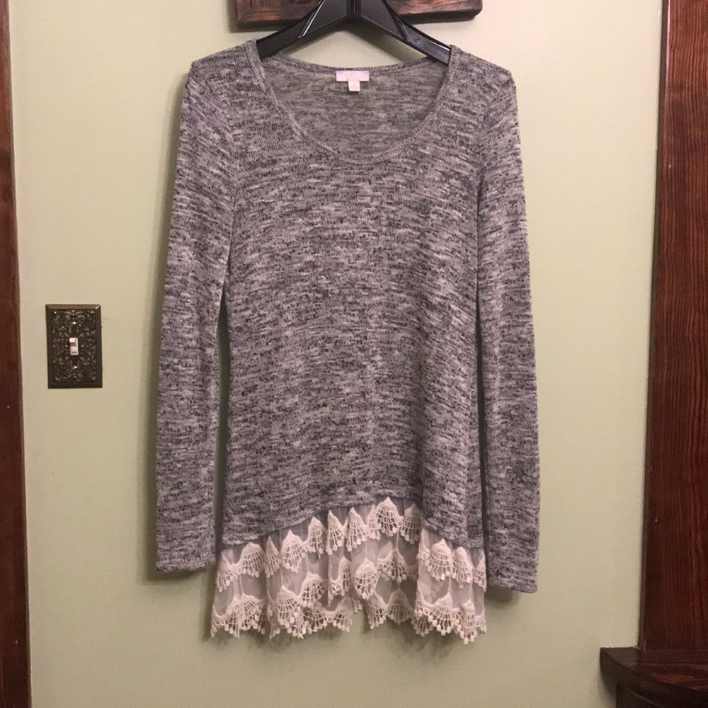 Grey long sleeve shirt